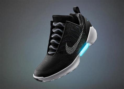 nike zelfstrikkende schoenen|Nike HyperAdapt 1.0: Hands.